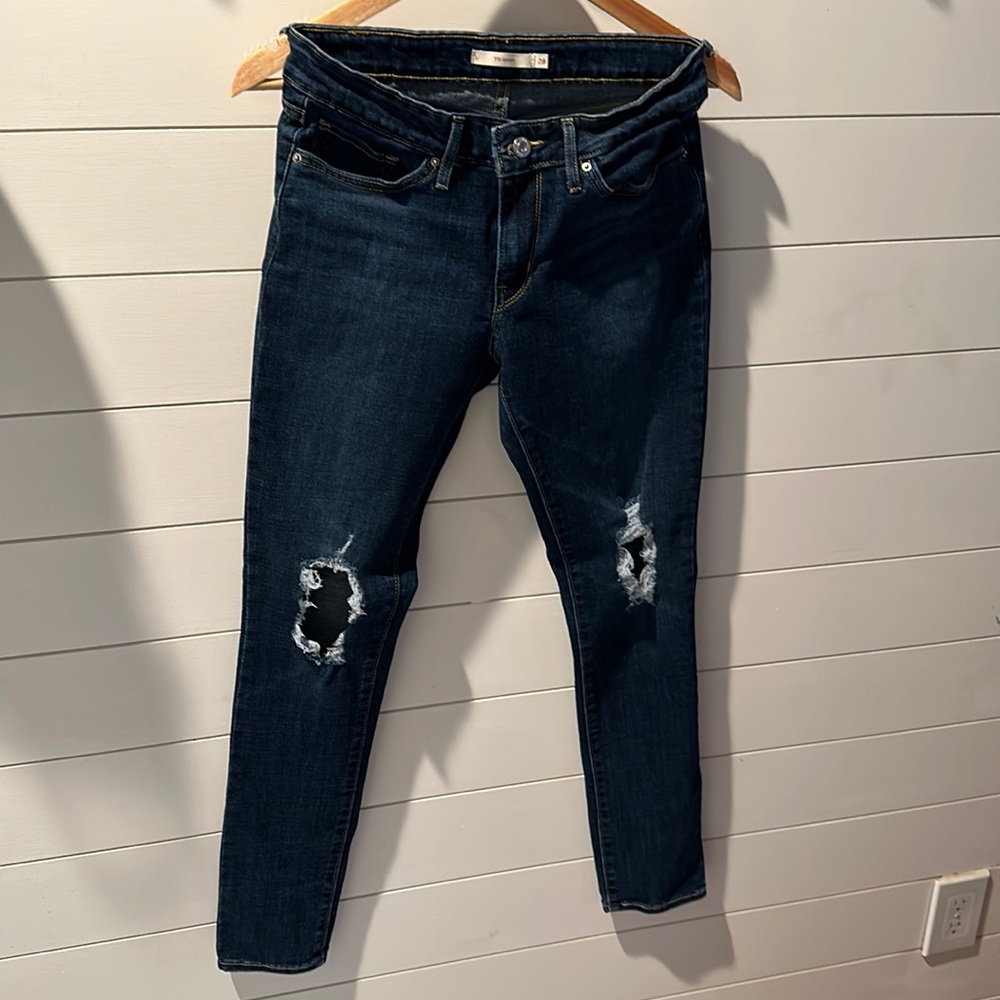 Levi’s 711 Skinny Jeans